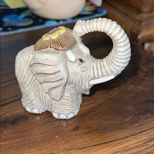 vintage Artesania Rinconada elephant figurine.